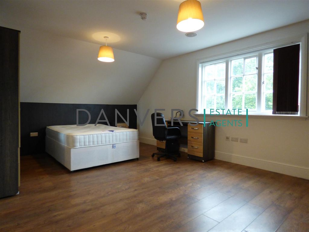 Property photo 3 of 5 P1100702.Jpg