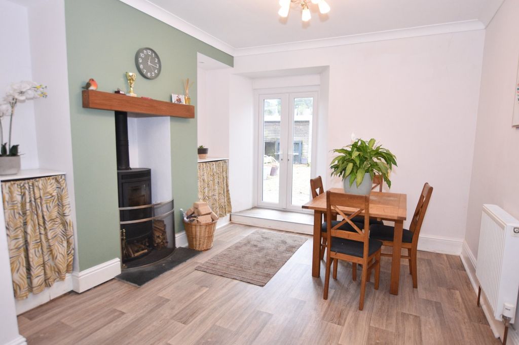 Property photo 3 of 21 Dining Area