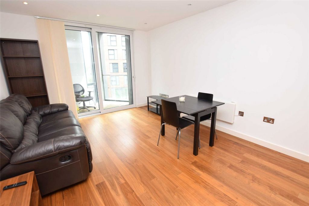 Property photo 2 of 8 Picture No. 04