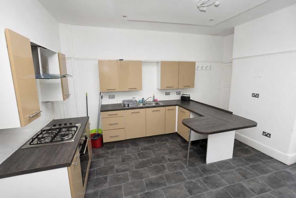 Property photo 3 of 9 A Spacious Kitchen For Cooking, Conversation And Everyday Moments