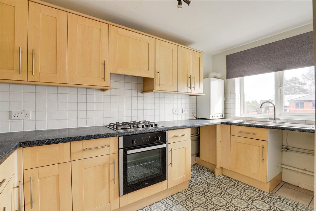 Property photo 3 of 11 10645.Jpg