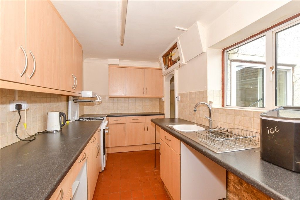 Property photo 1 of 10 Kitchen
