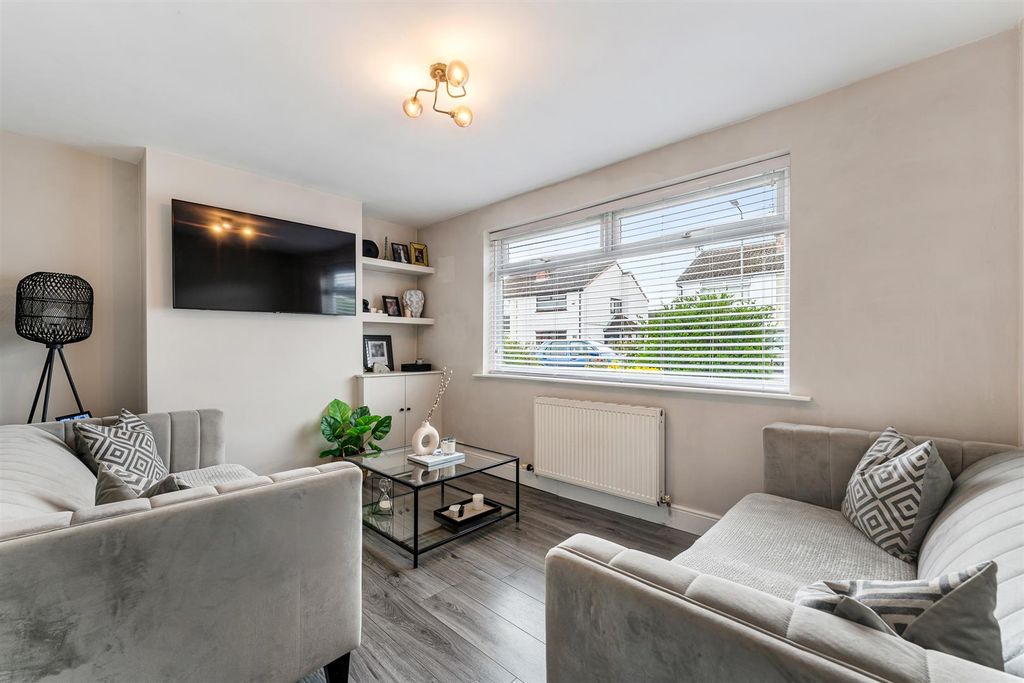 Property photo 2 of 19 1 Amanda Road-12.Jpg