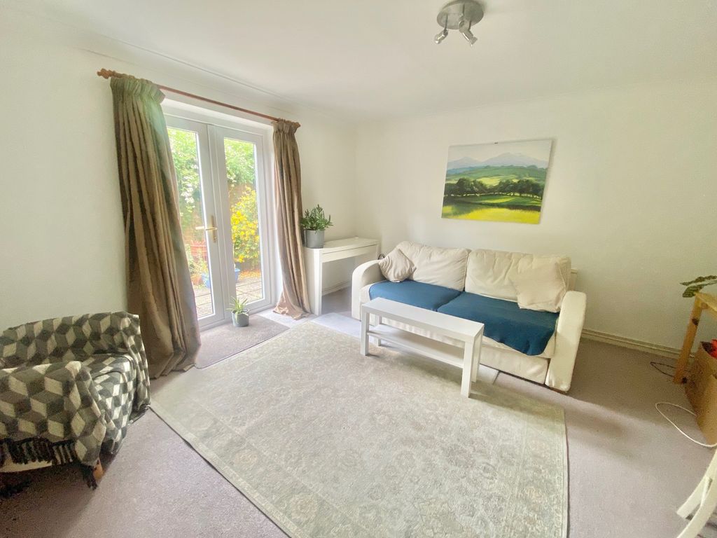 Property photo 2 of 6 Living Room