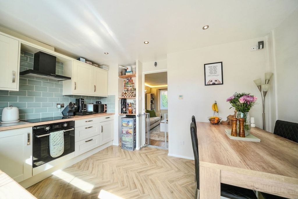 Property photo 3 of 22