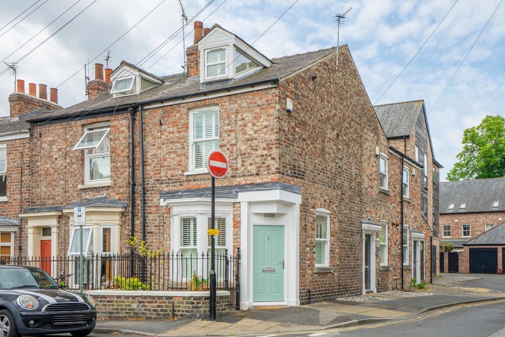 Property photo 1 of 11 1Pc-1.Jpg