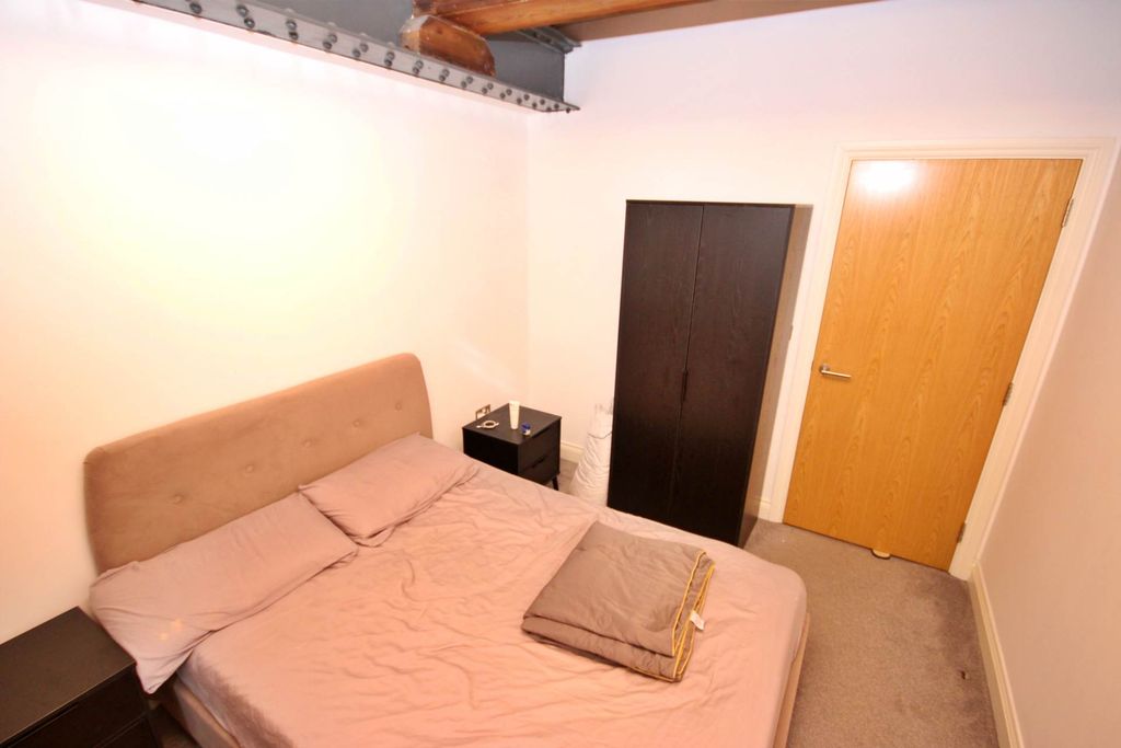 Property photo 2 of 6