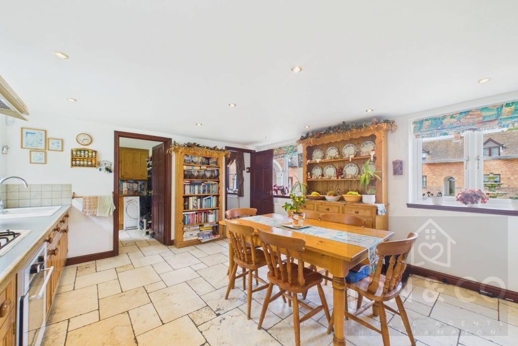 Property photo 3 of 22