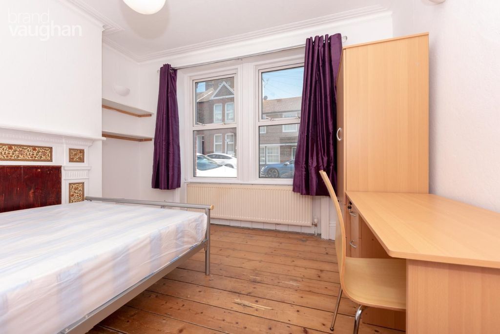 Property photo 3 of 14 Bedroom