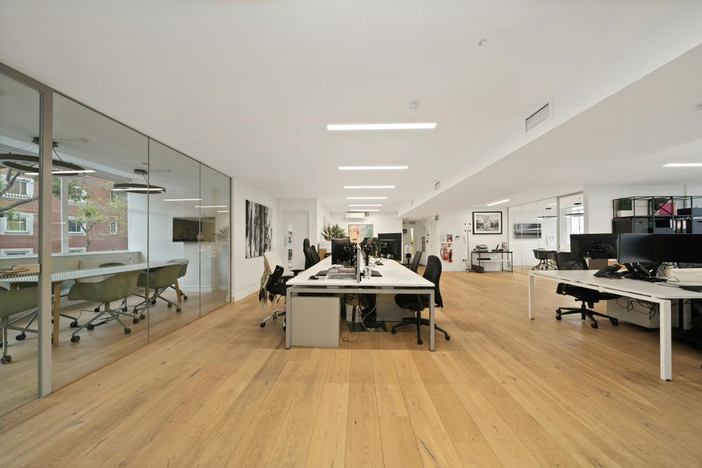 Property photo 1 of 8 Kirkdale House First Floor E11 Ph11.Jpg