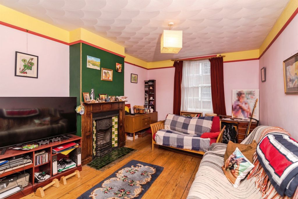 Property photo 2 of 18