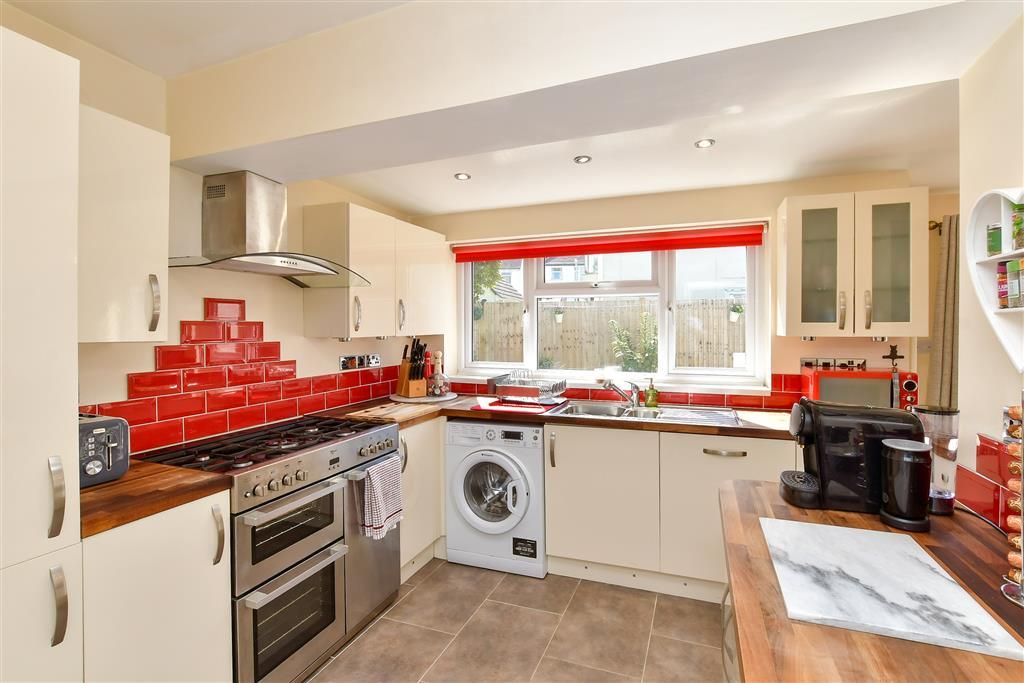 Property photo 2 of 13 Kitchen/ Breakfast Area