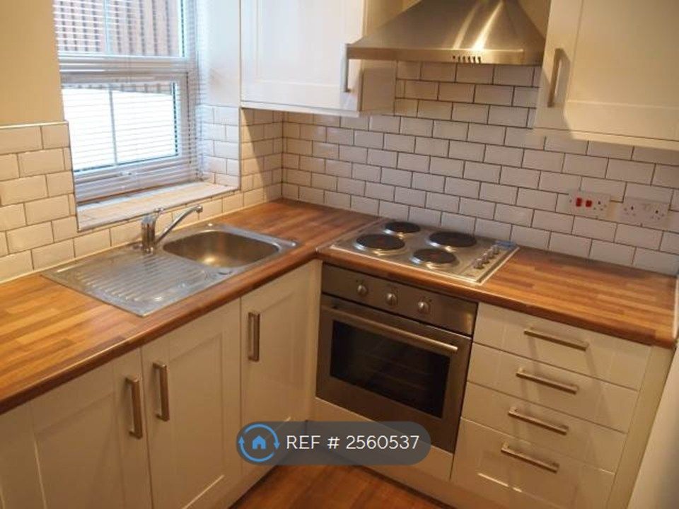 Property photo 2 of 4 Kitchen
