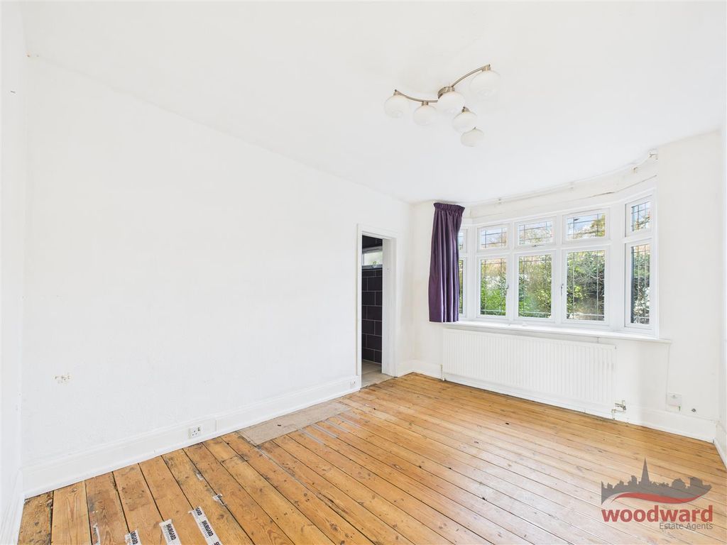 Property photo 2 of 20 Living Room