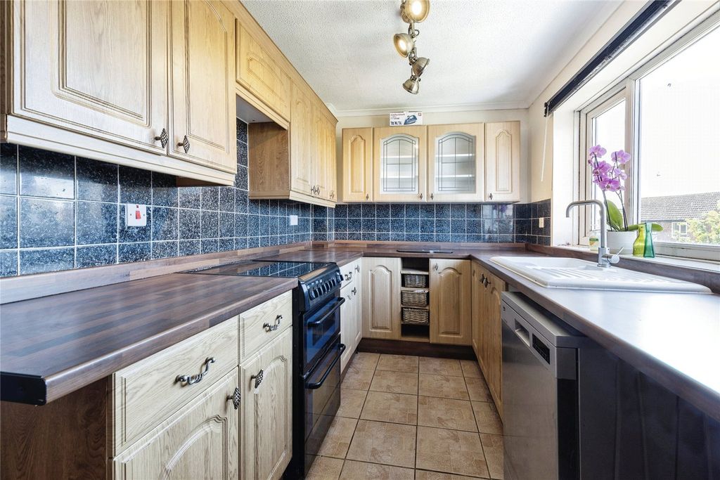 Property photo 3 of 11 Picture No. 06