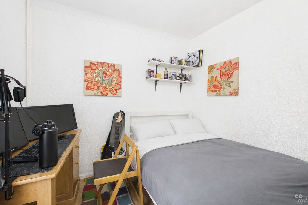 Property photo 3 of 8 Photo 17