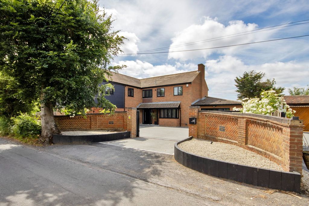 Property photo 2 of 33