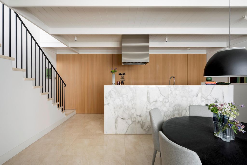 Property photo 1 of 16 Image