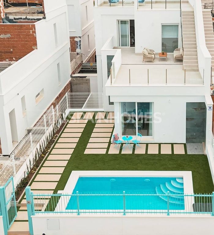 Property photo 2 of 50