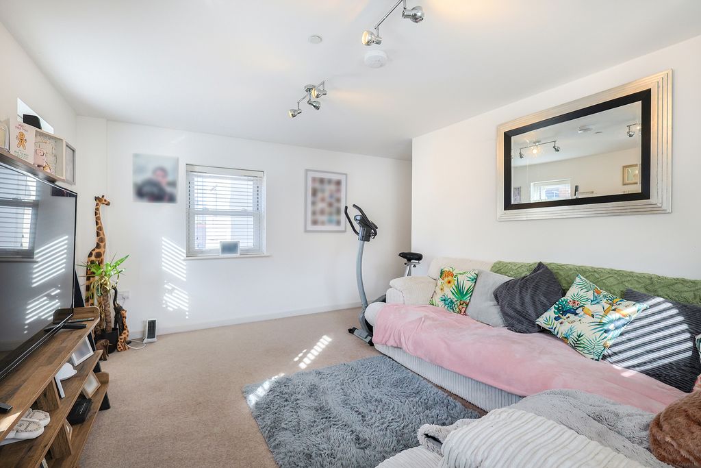 Property photo 2 of 7 Photo 1