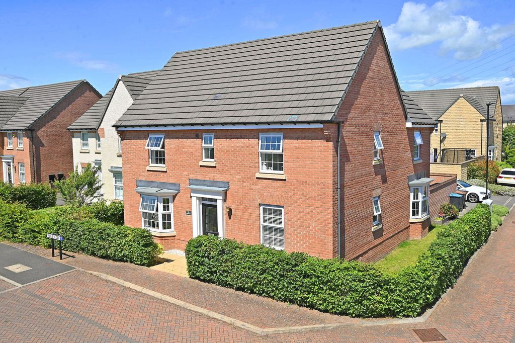 Property photo 1 of 27