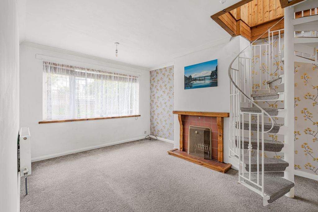 Property photo 3 of 23