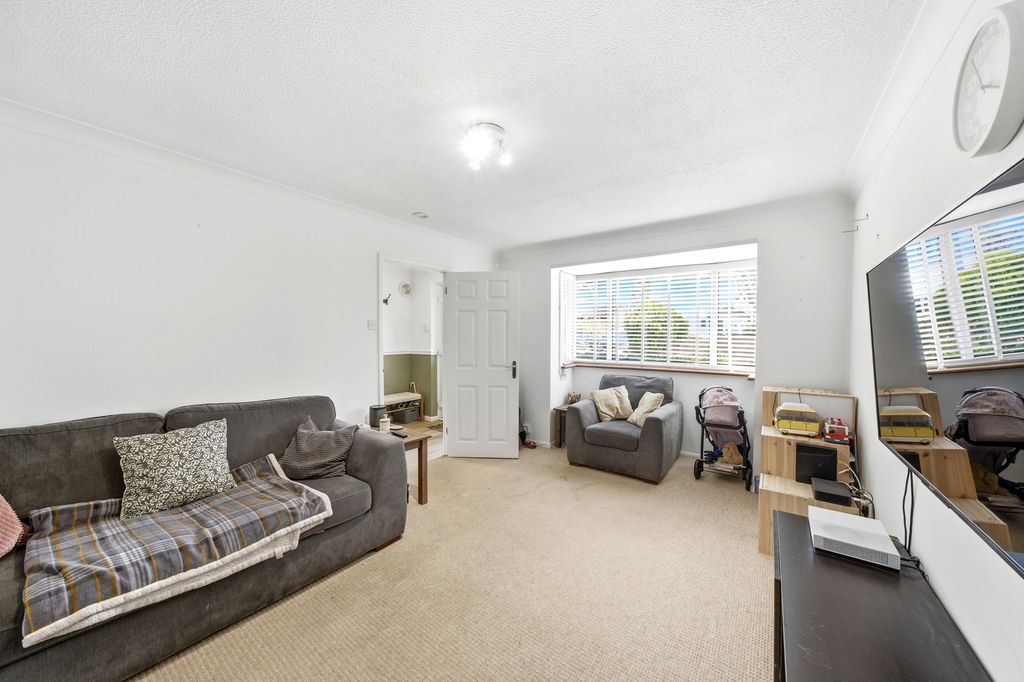 Property photo 3 of 17