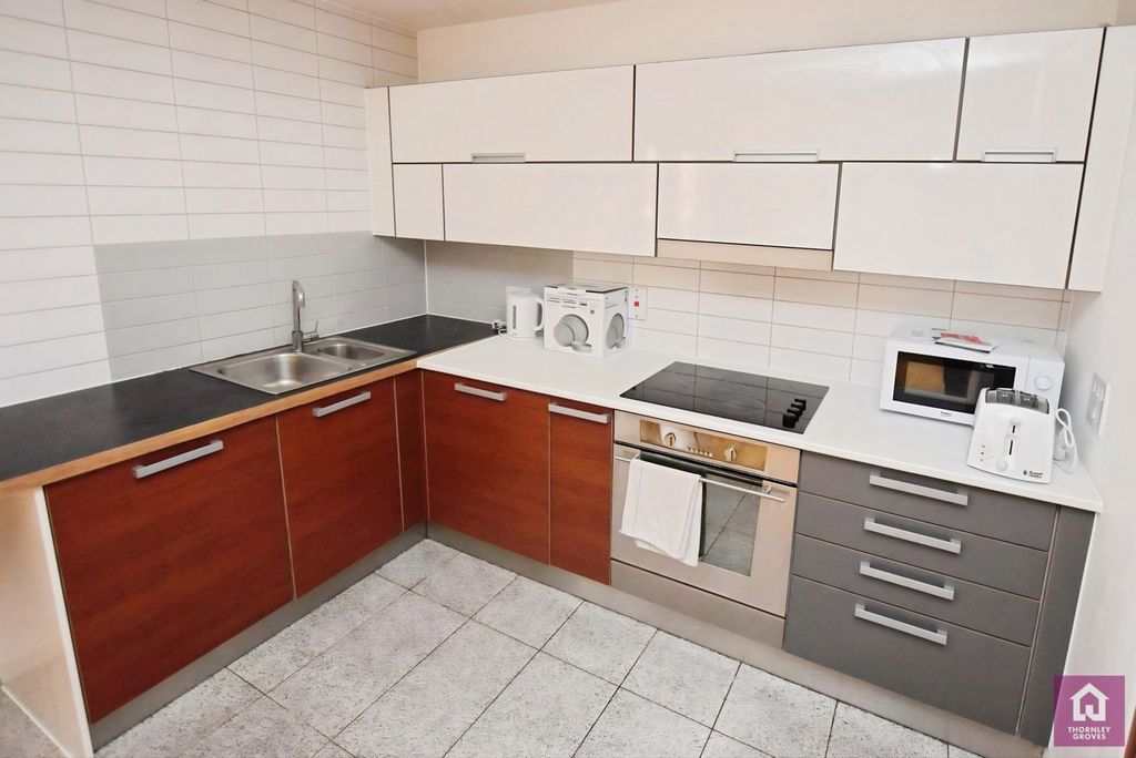 Property photo 1 of 15 Pbox-Img.Jpg
