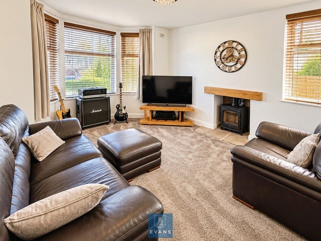 Property photo 2 of 22 Lounge