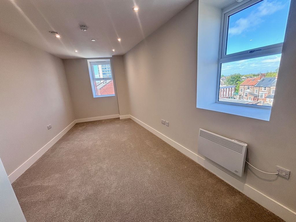 Property photo 3 of 6 Bedroom 1