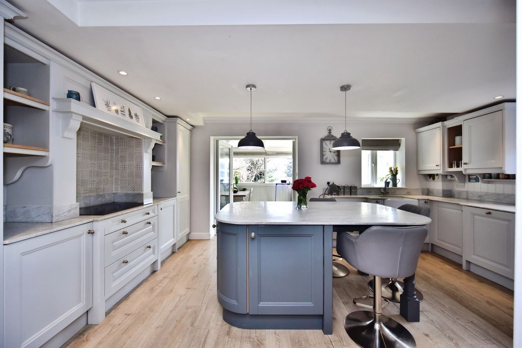 Property photo 2 of 20 Fbb_7780