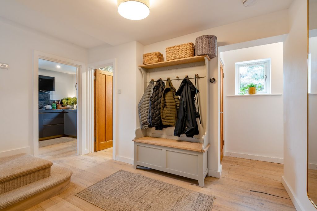 Property photo 3 of 18 Entry Hall