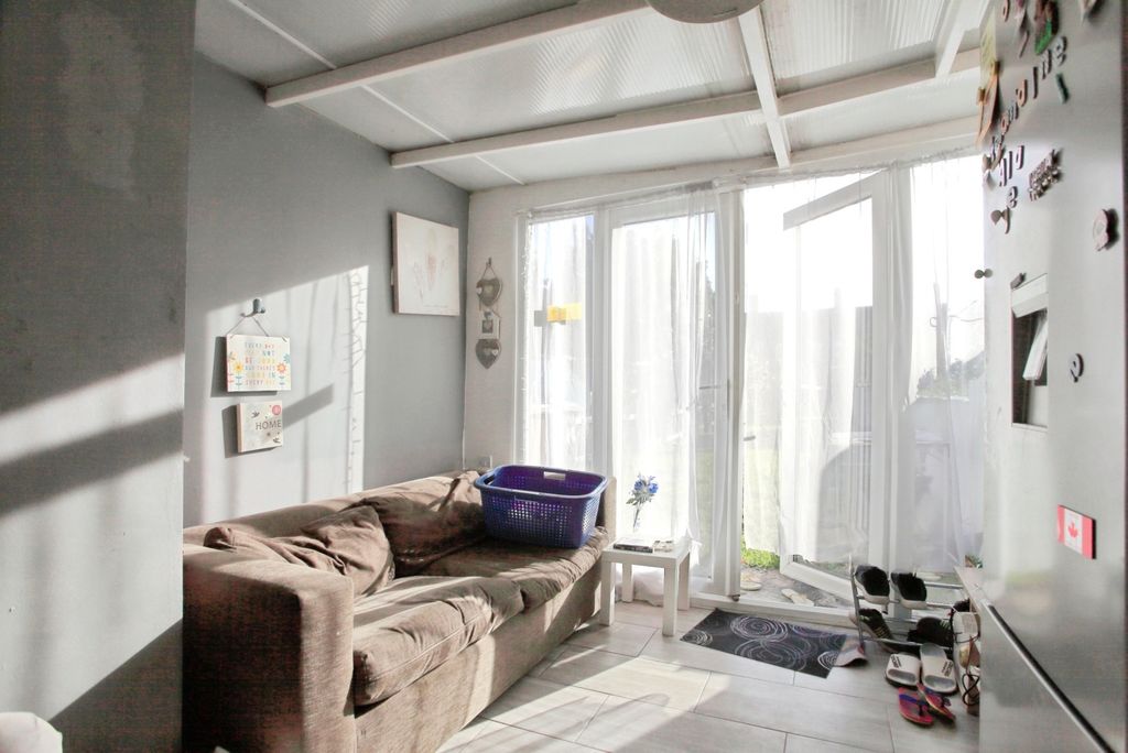 Property photo 2 of 12 Image 1