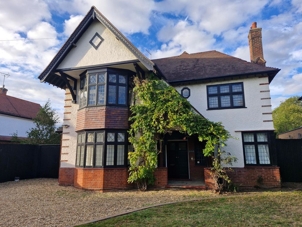 Property photo 1 of 2