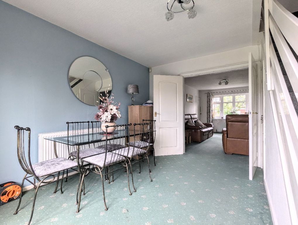 Property photo 3 of 28