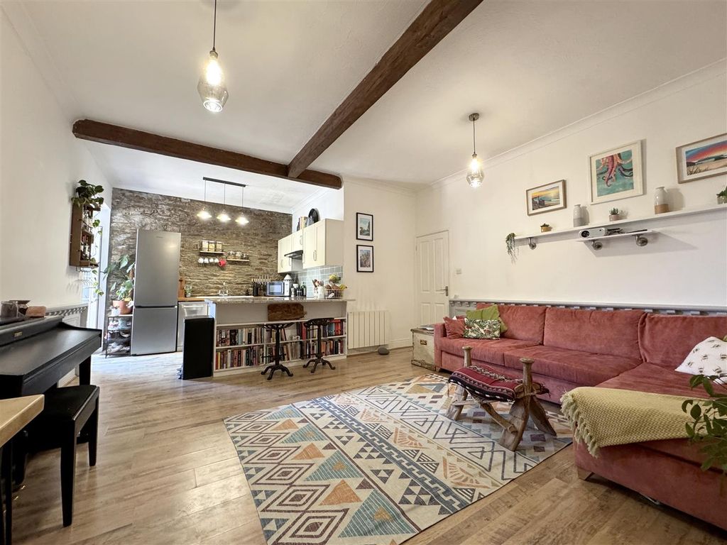 Property photo 2 of 12 Living Room