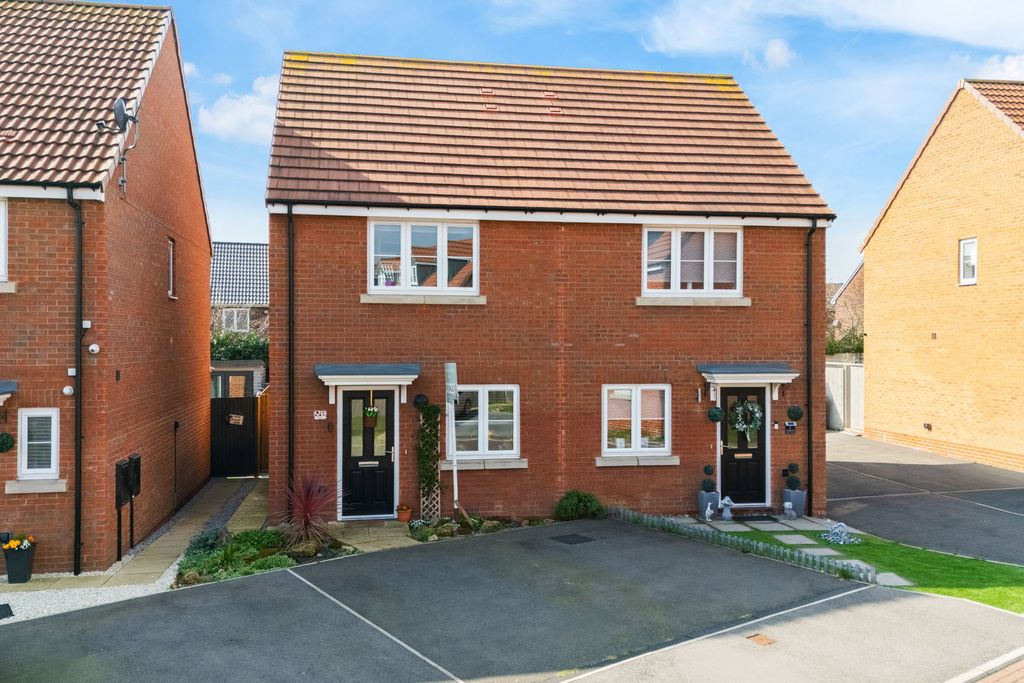 Property photo 2 of 25