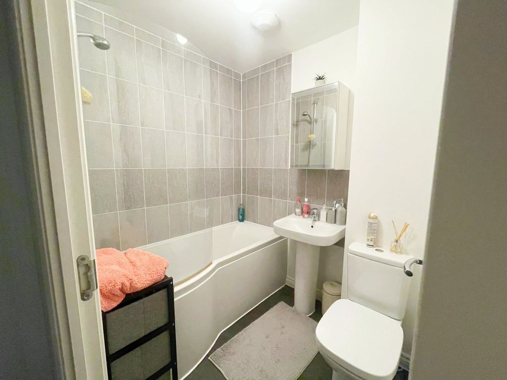 Property photo 3 of 6