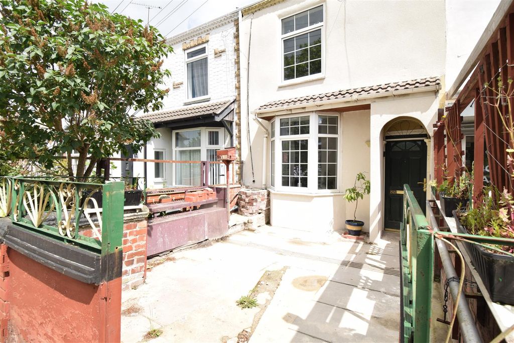 Property photo 1 of 18