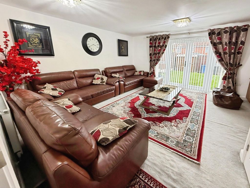 Property photo 2 of 16 Picture No. 15