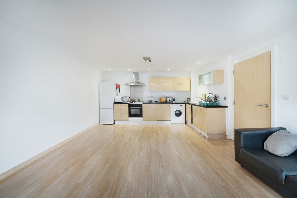 Property photo 2 of 12 Kitchen