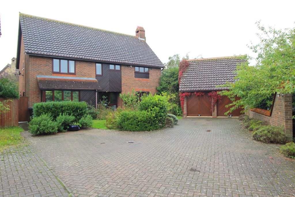 Property photo 1 of 25