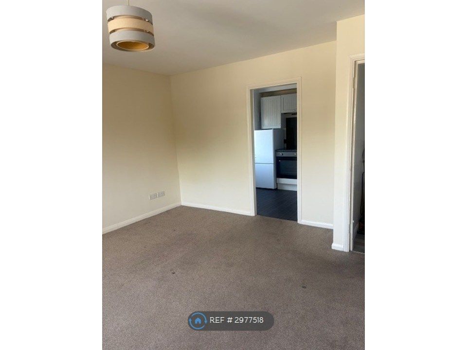 Property photo 2 of 11 Lounge