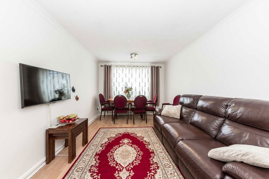 Property photo 2 of 5