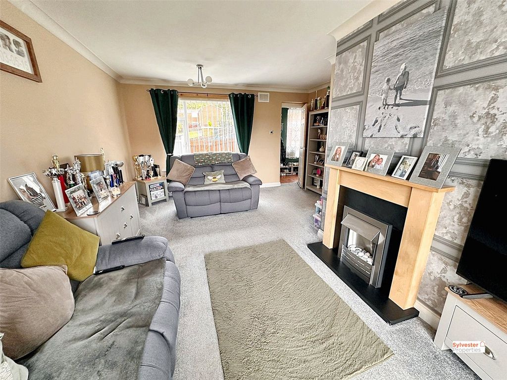 Property photo 3 of 23 Picture No. 18
