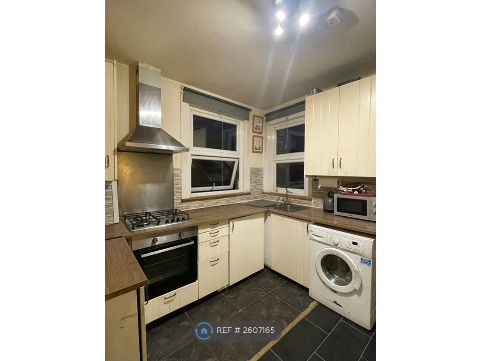 Property photo 3 of 14 Kitchen - 3