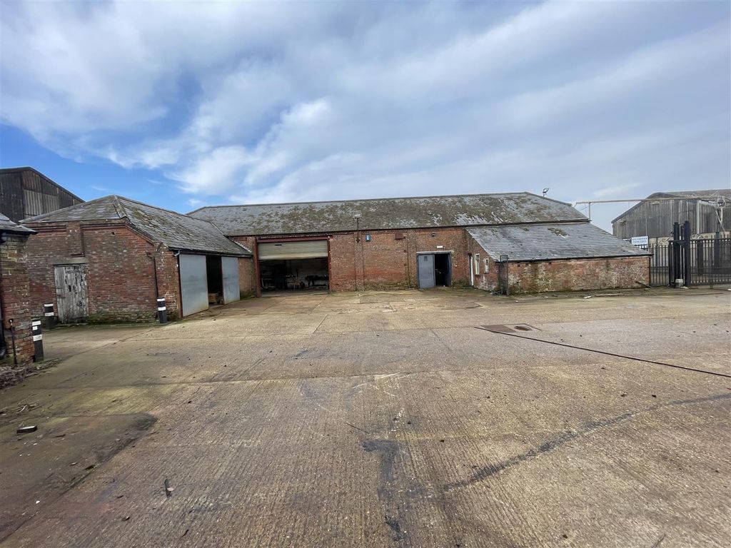 Property photo 3 of 4 Manor Farm, Abbotts Ann