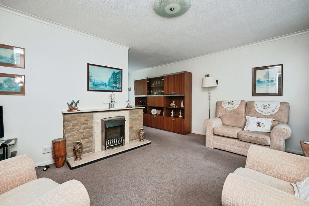 Property photo 2 of 19 Photo