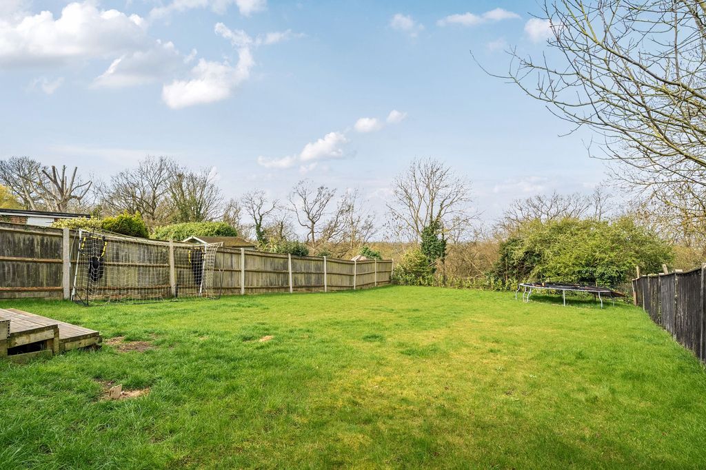 Property photo 2 of 20