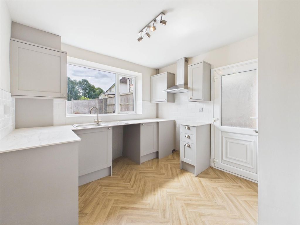 Property photo 1 of 20 Kitchen